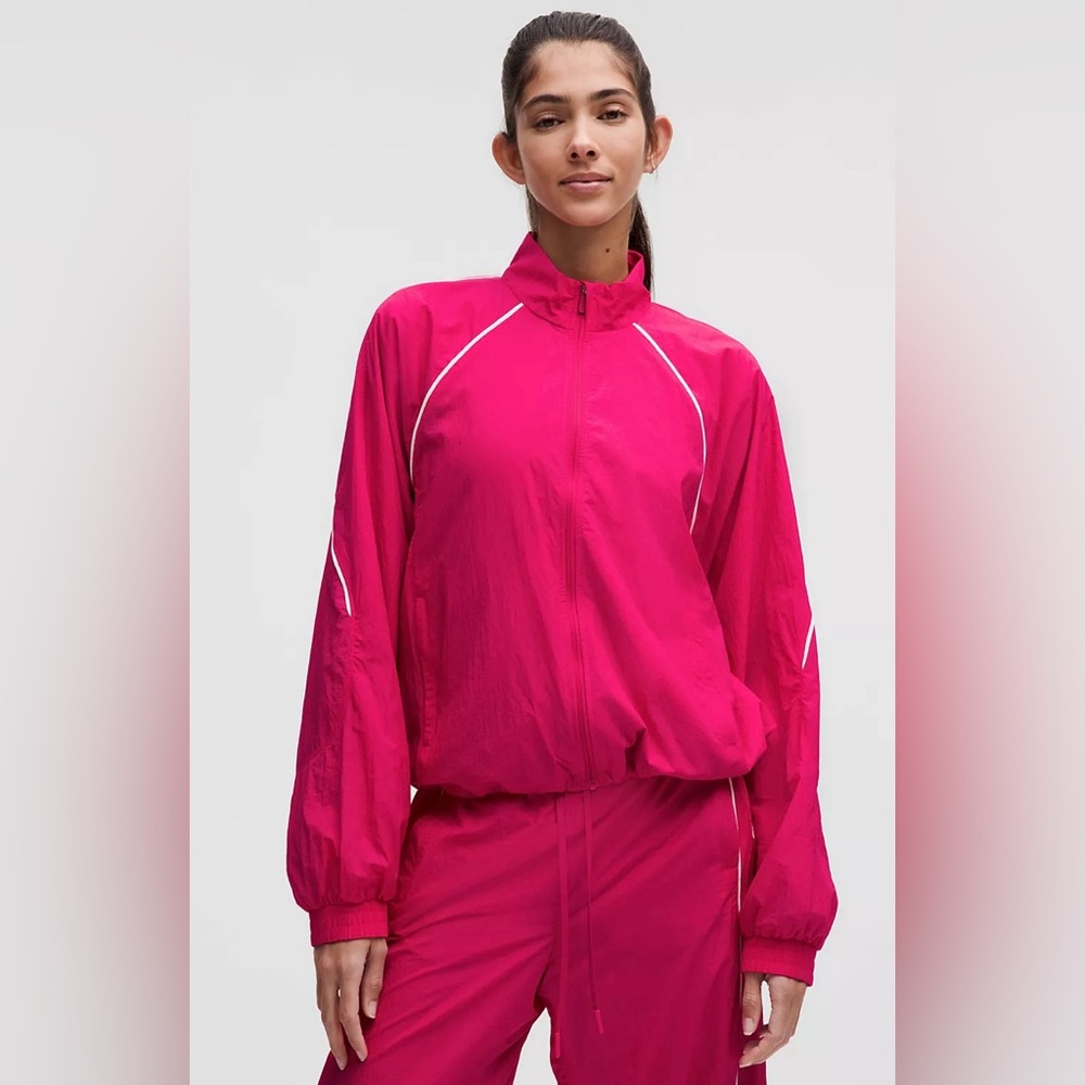 Lululemon NWT License to Train Lightweight Jacket in Passionate Size 2